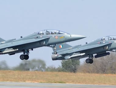 Εκατοντάδες Tejas παραγγέλνει η ινδική Αεροπορία (βίντεο)